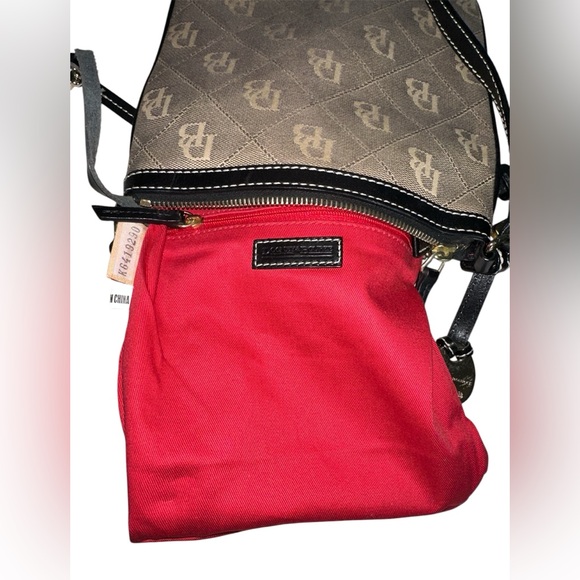 Dooney & Bourke Letter Carrier Crossbody Bag/ Blk & Tan - Picture 5 of 8